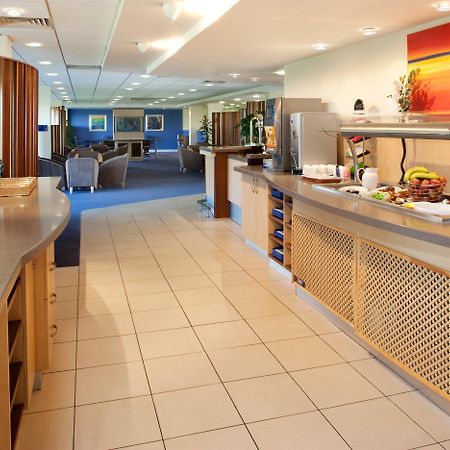 Holiday Inn Express Cardiff Airport, An Ihg Hotel Esterno foto