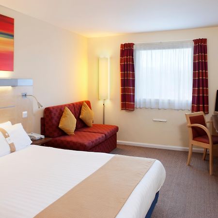 Holiday Inn Express Cardiff Airport, An Ihg Hotel Esterno foto