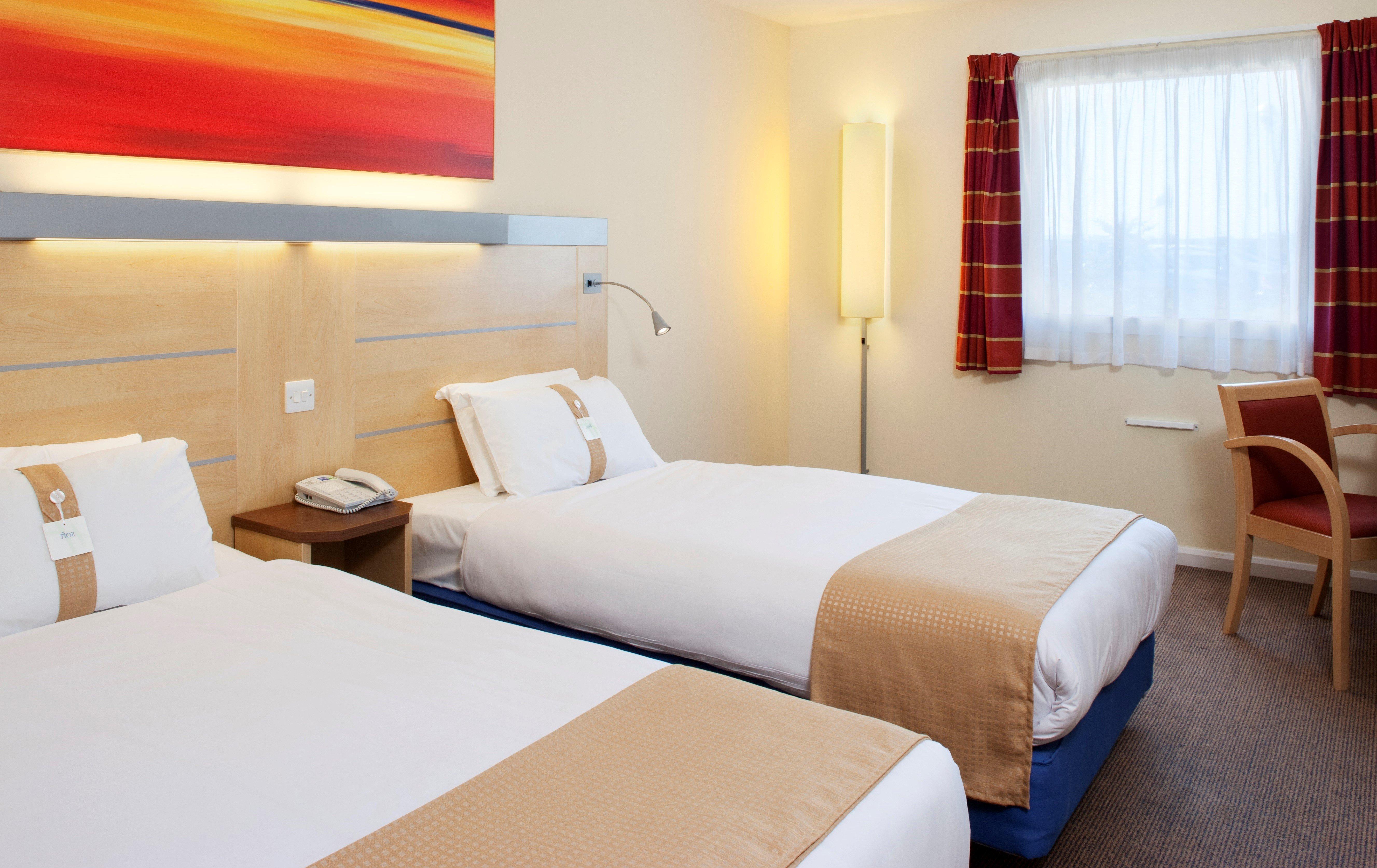 Holiday Inn Express Cardiff Airport, An Ihg Hotel Esterno foto