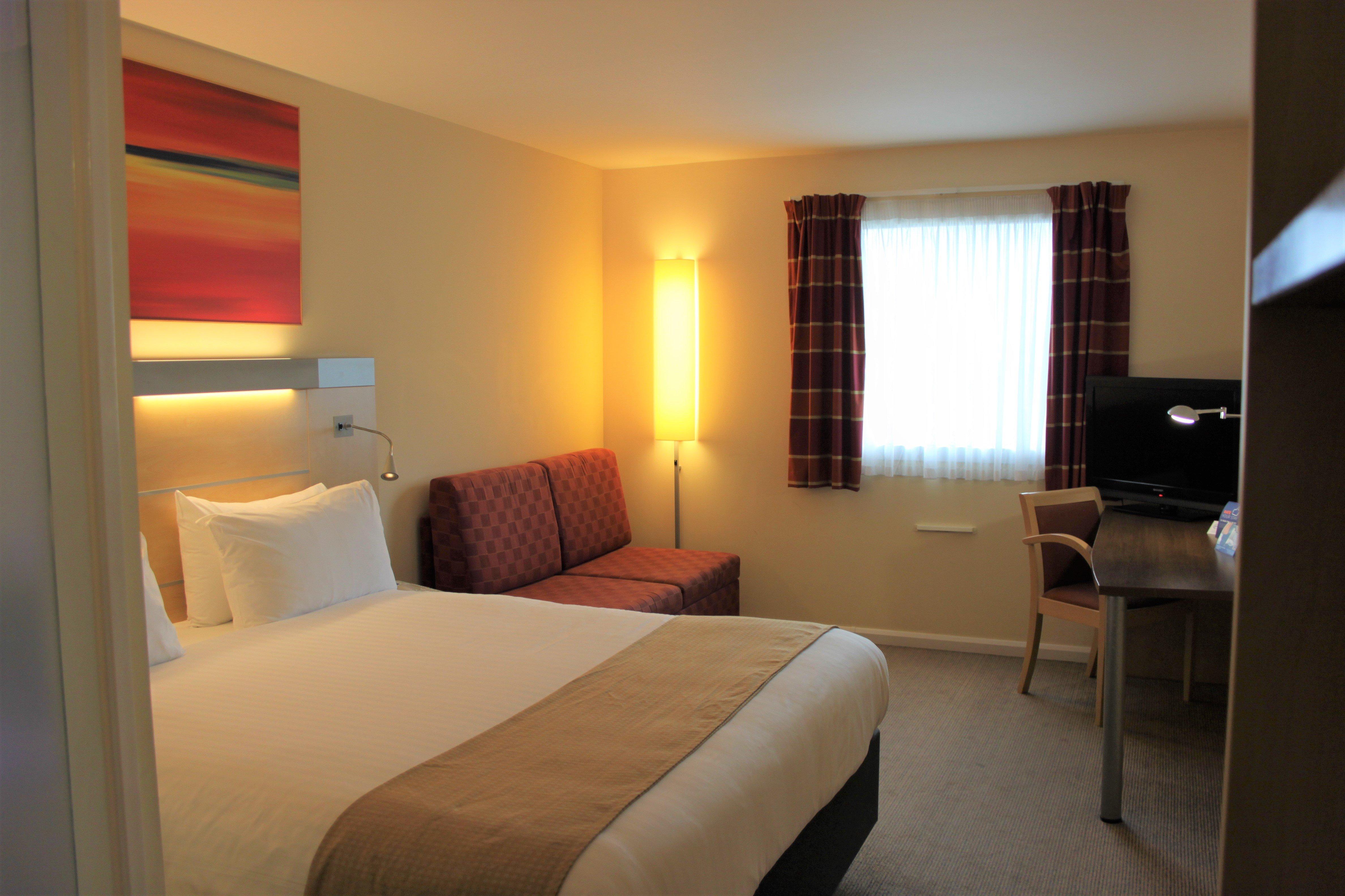 Holiday Inn Express Cardiff Airport, An Ihg Hotel Esterno foto