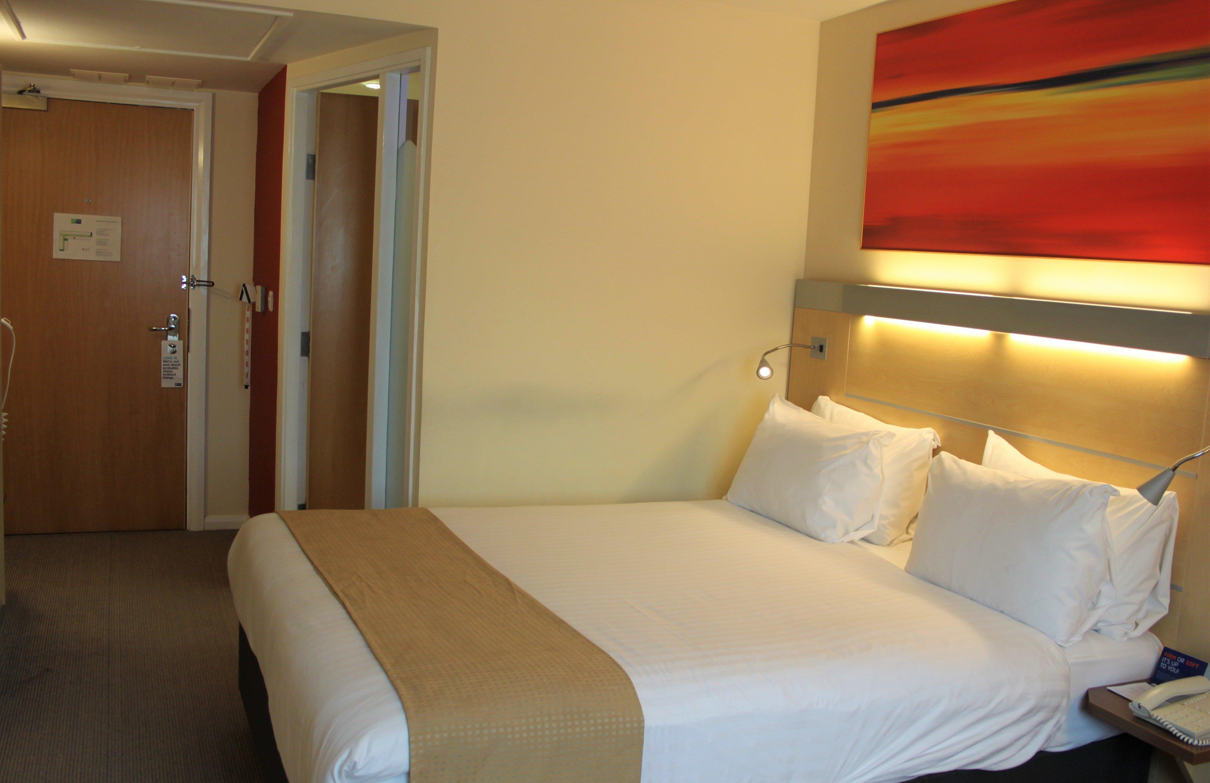 Holiday Inn Express Cardiff Airport, An Ihg Hotel Esterno foto