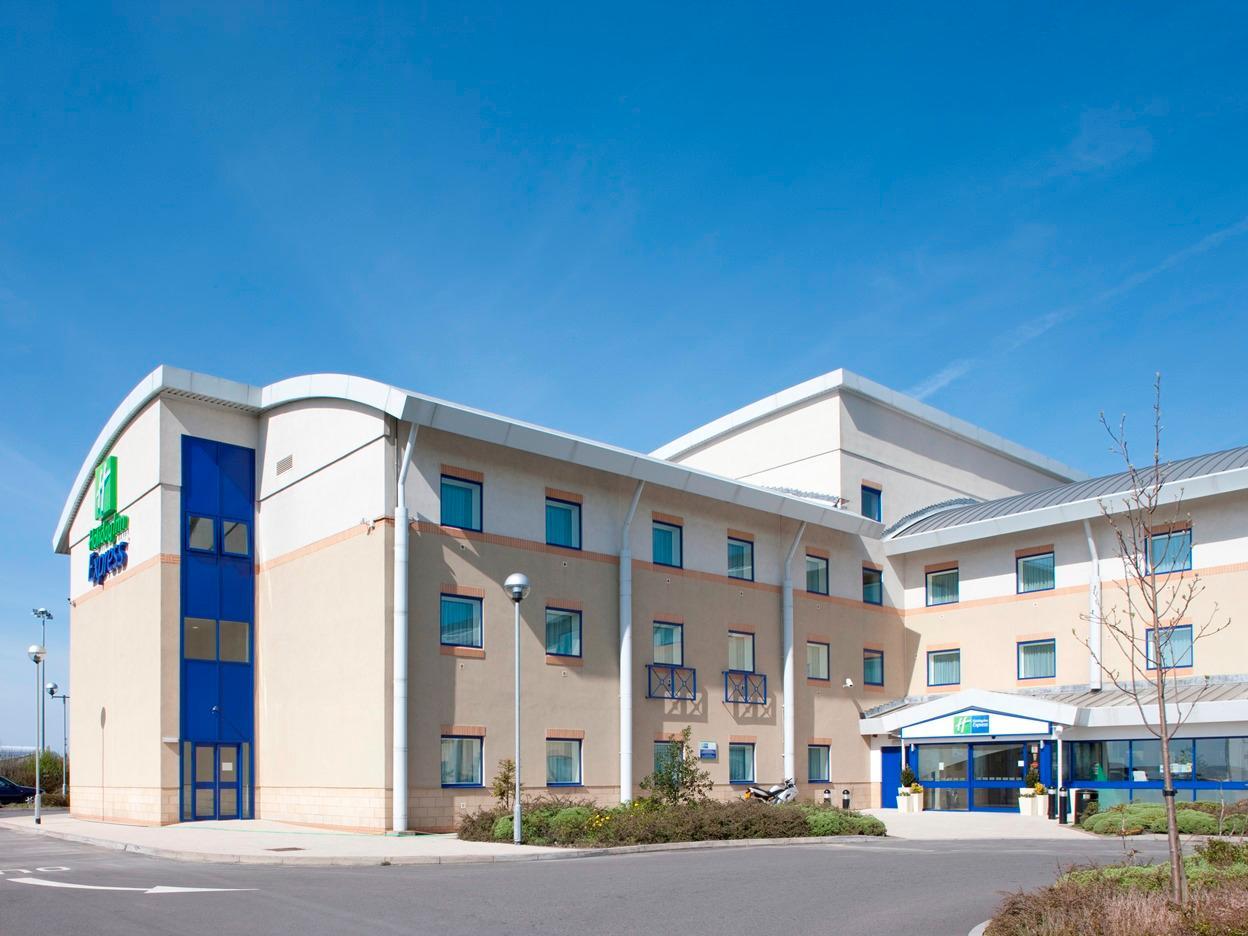 Holiday Inn Express Cardiff Airport, An Ihg Hotel Esterno foto